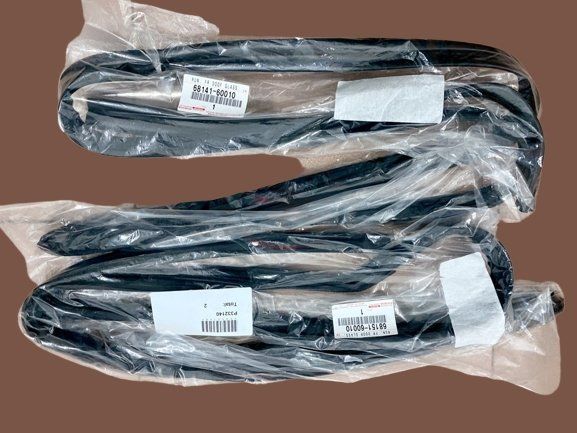 6815160010 Lexus LX450 FZJ80 Front Doors Window Channel Bailey Rubber Kit Genuine